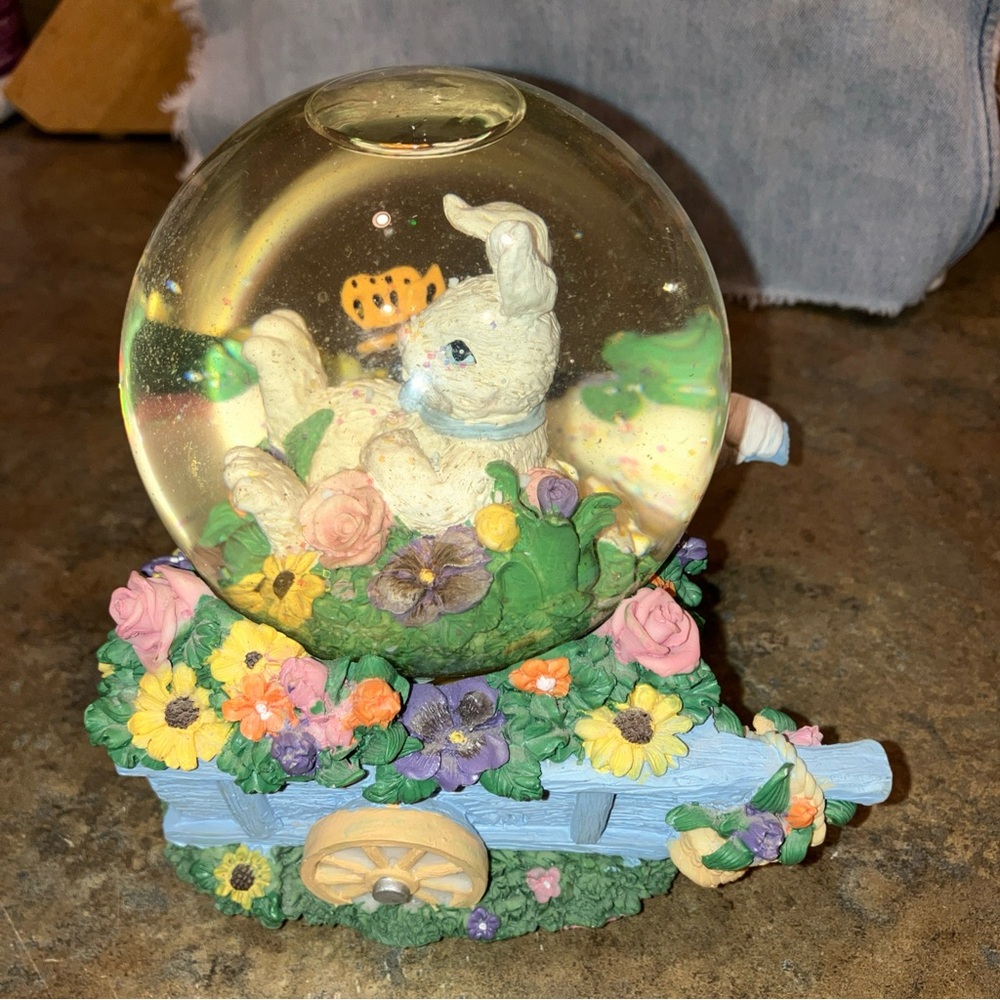 Vintage Easter Rabbit Garden Cart Musical Snow Globe Flowers Collectibles Rare